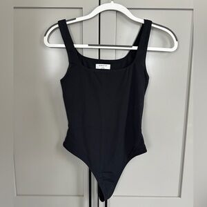 Aritzia Babaton Contour Bodysuit